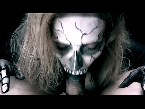 ❤️ Rapariga demoníaca a chupar pilas com a sua boca negra e a engolir esperma. ️❌ Porno porno em pt.hentai-menu.ru ❌❤